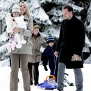 The Royal Familiy enjoying the winter at Skaugum (Photo: Jon Eeg / Scanpix)